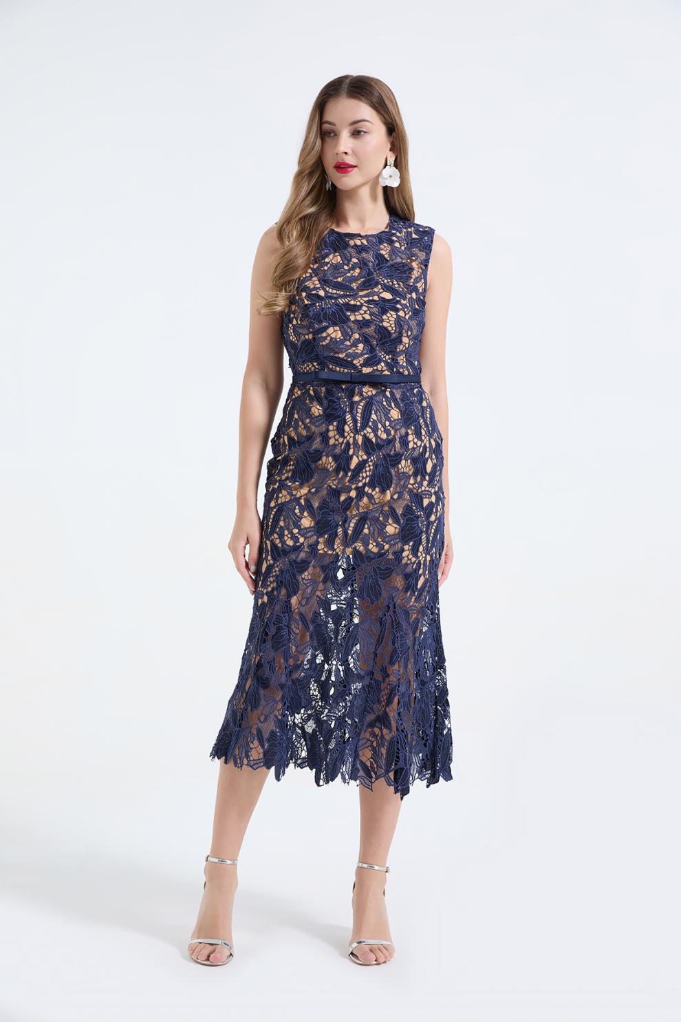 İşlemeli Balık Kesim Maxi Elbise