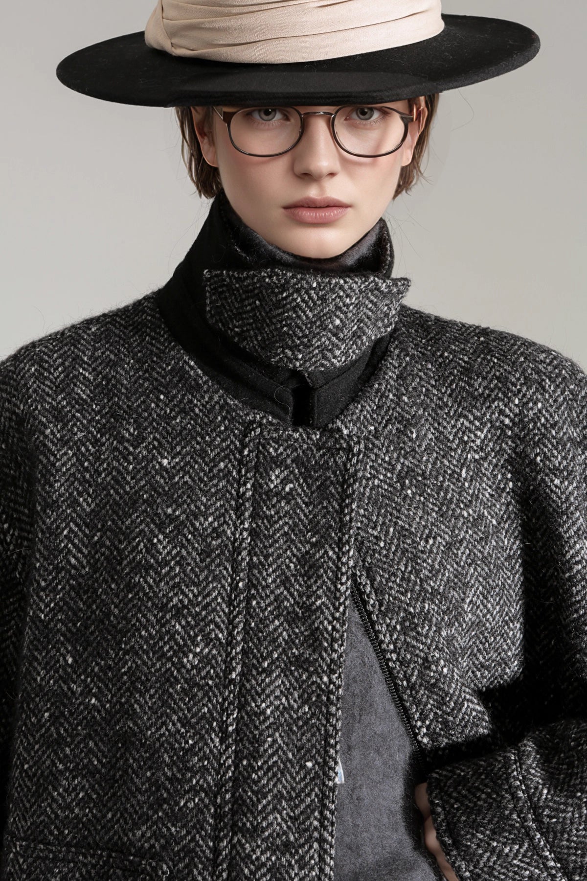 Lüks Herringbone Desenli Kısa Yün Kaban