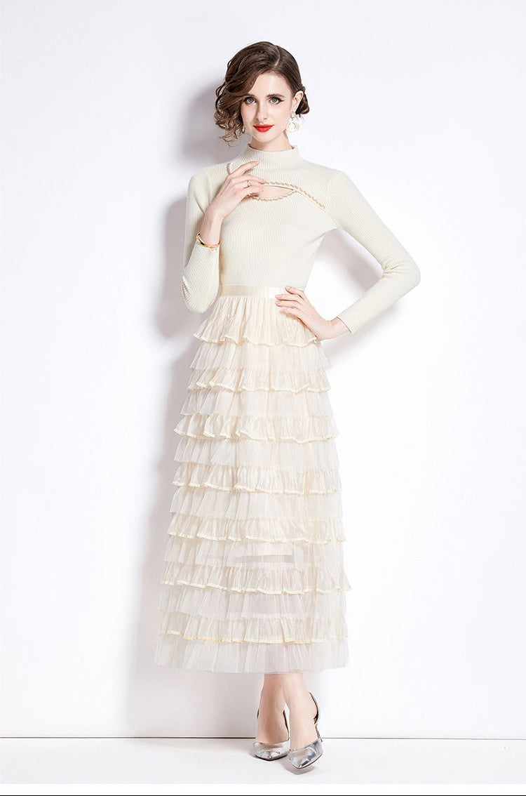 Triko ve Tül Detaylı Katmanlı Uzun Elbise