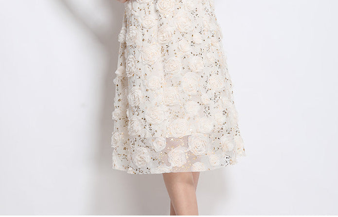 Çiçek İşlemeli Lüks Midi Elbise