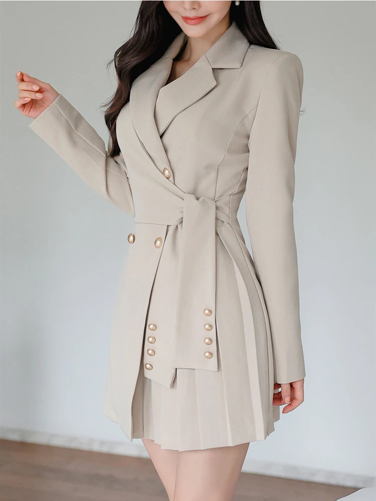 Düğmeli Kemerli Kısa Blazer Elbise