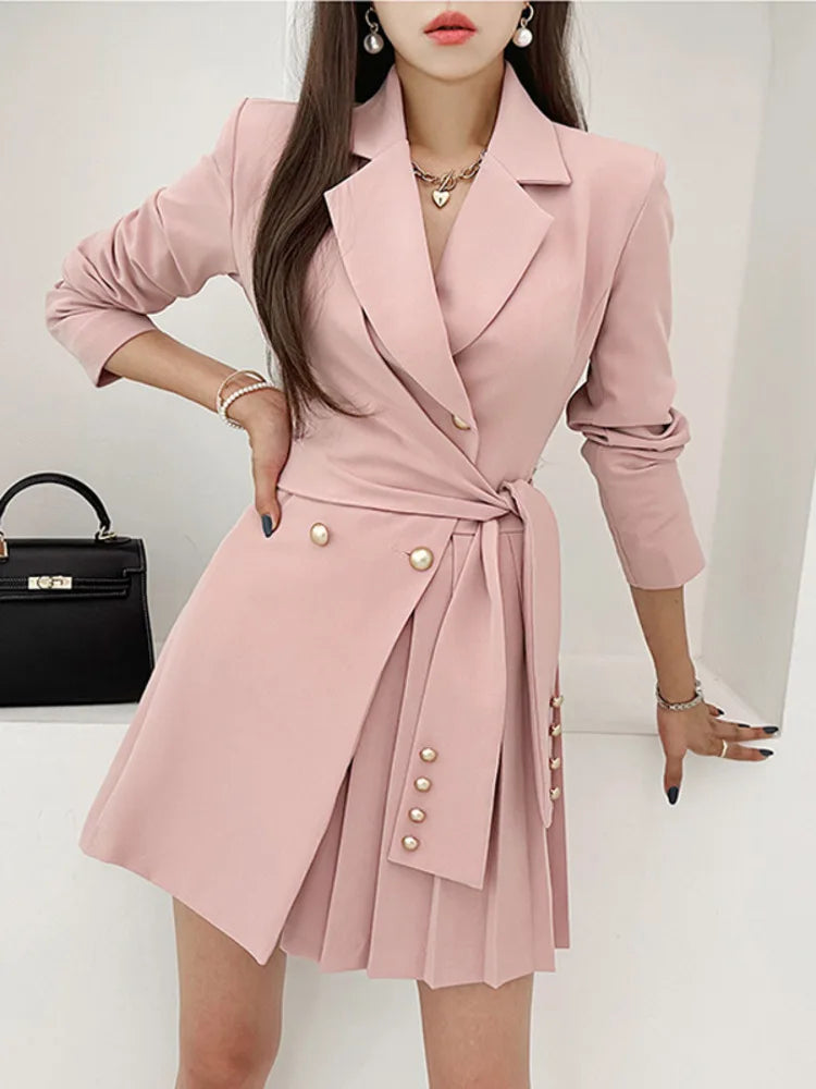 Düğmeli Kemerli Kısa Blazer Elbise