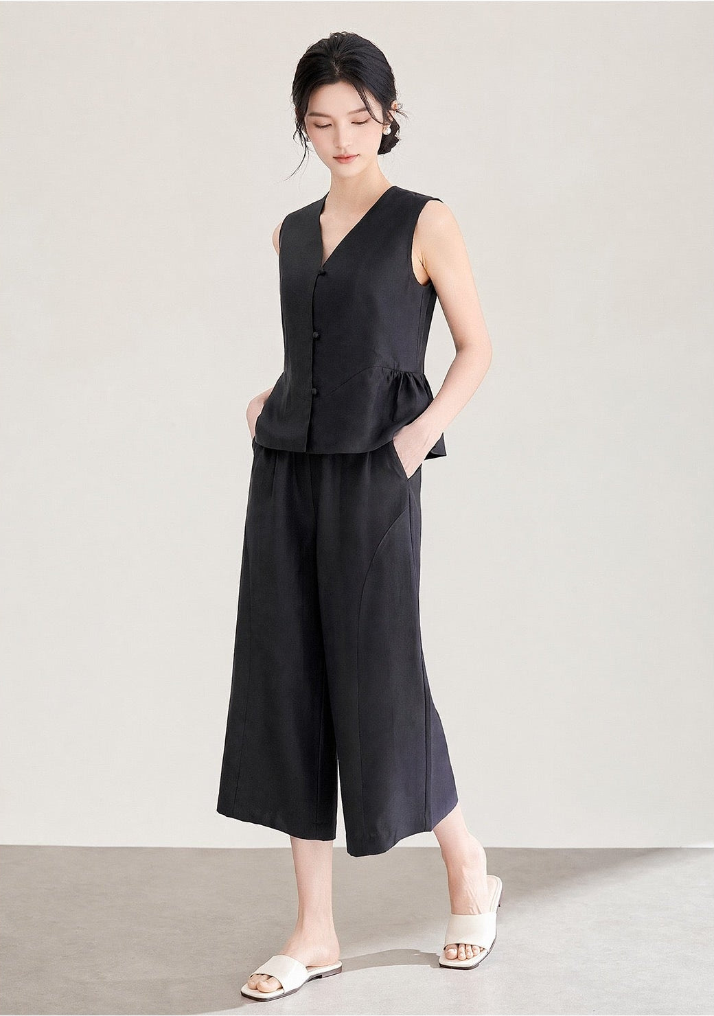 Emilia Luxe Yelek ve Crop Pantolon Takımı