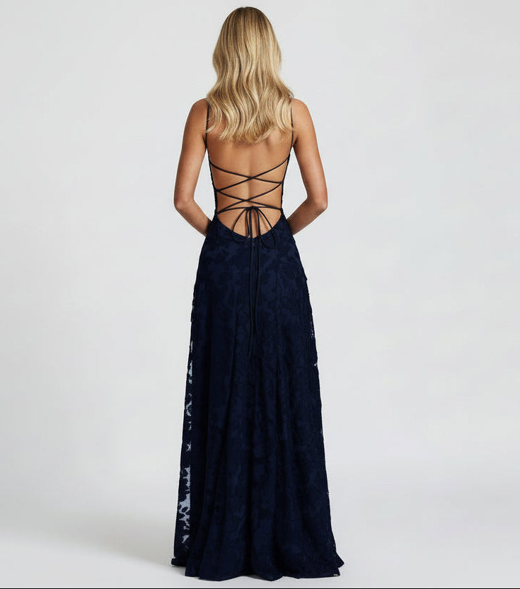 İnce Askılı Sırt Dekolteli Jakarlı Uzun Elbise