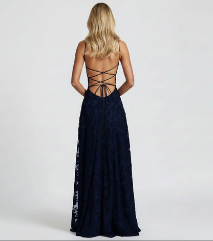 İnce Askılı Sırt Dekolteli Jakarlı Uzun Elbise