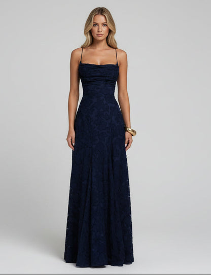 İnce Askılı Sırt Dekolteli Jakarlı Uzun Elbise