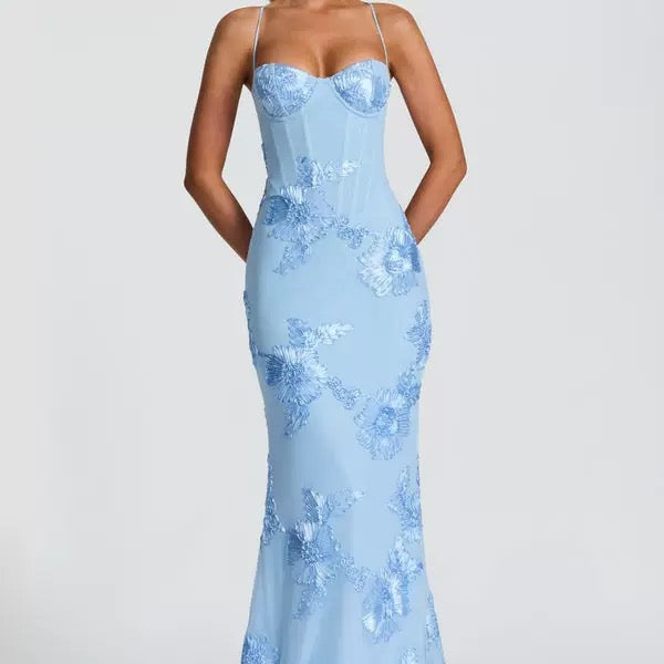 Aura 3D Çiçek Detaylı Sırt Dekolteli Maxi Elbise