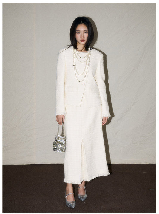 Beyaz Yünlü Fransız Ceket & Midi Etek Takımı