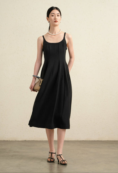 Noir Élise Kare Yaka Siyah Midi Elbise