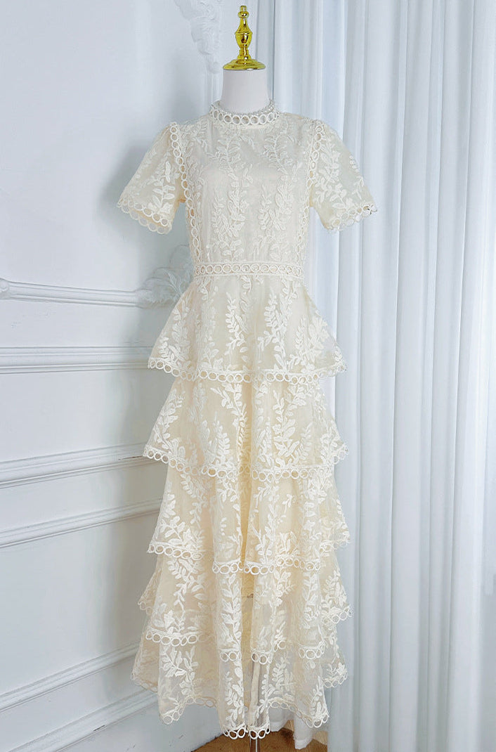 İşlemeli Kat Kat Fırfırlı Maxi Elbise