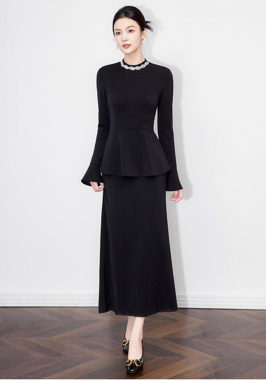 Taş Detaylı Zamansız Stil Siyah Elbise