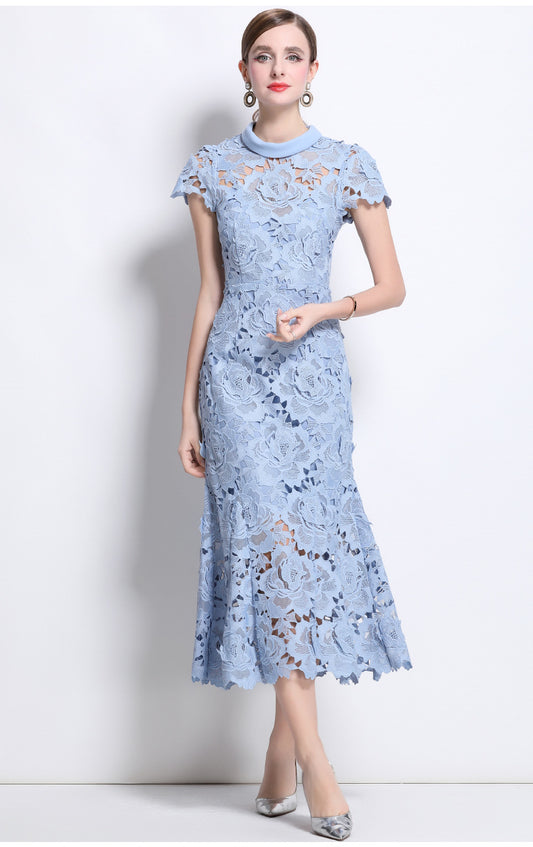 Dantel Detaylı Yüksek Yaka Kısa Kollu Yazlık Midi Elbise