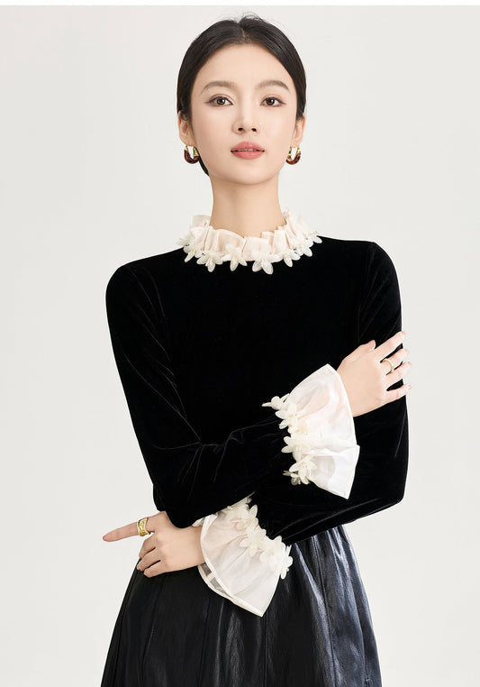 Çiçek Açan Kadife Bluz