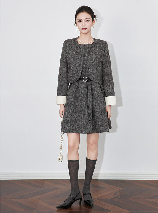 Renk Bloklu Ceket & Chanel Esintili Pileli Elbise İkili Takım