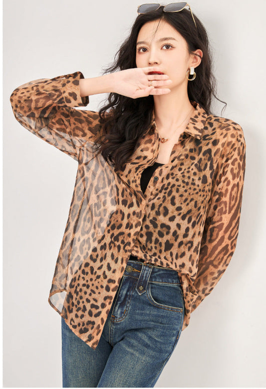 Leopar Desenli İnce Tül Gömlek