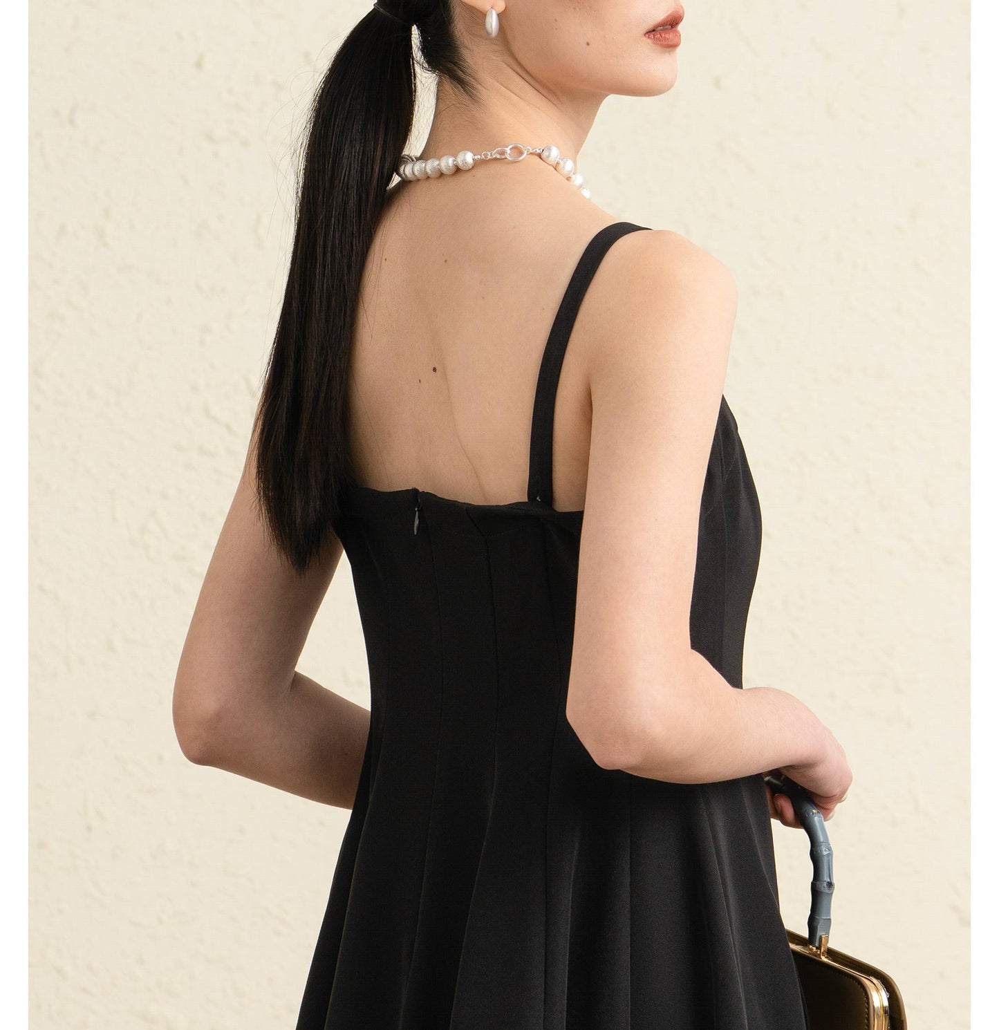 Noir Élise Kare Yaka Siyah Midi Elbise