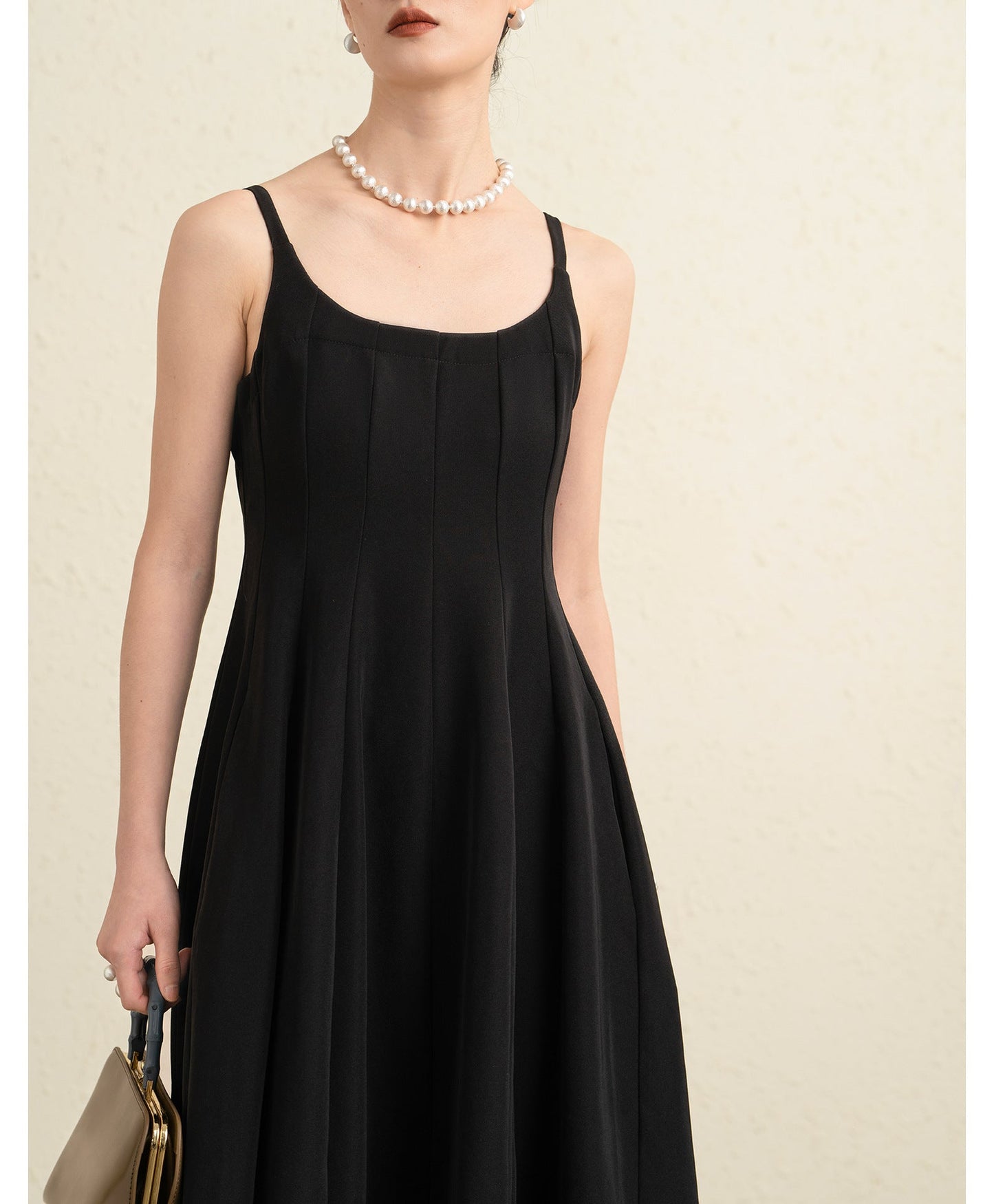 Noir Élise Kare Yaka Siyah Midi Elbise