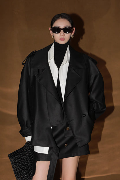 Retro İngiliz Tarzı Kısa Trençkot – Çift Düğmeli Oversize Tasarım