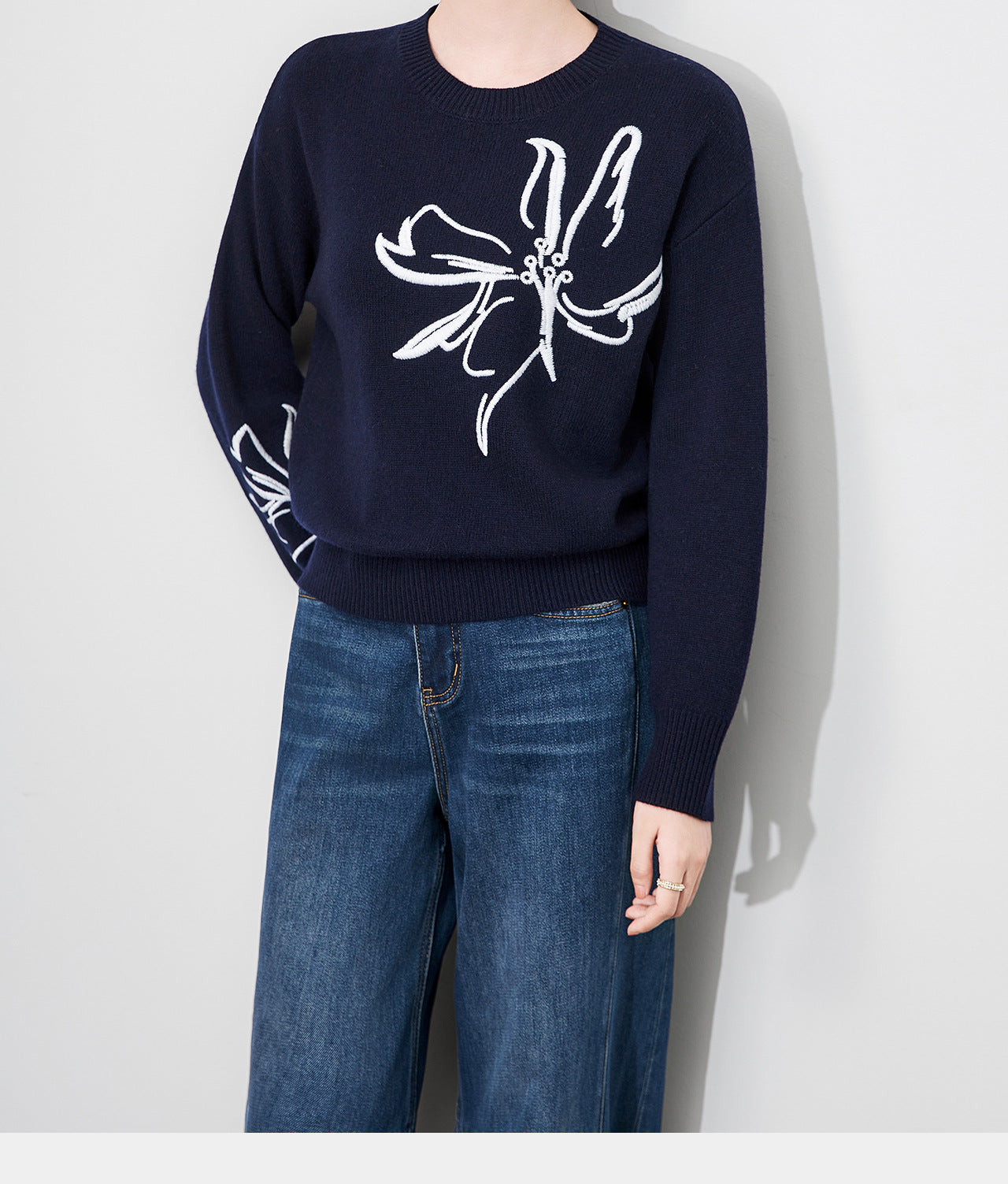 Zarif Kontrast Nakışlı %100 Merino Yün Triko Kazak