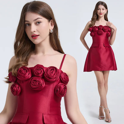 3D Çiçek Detaylı Sırt Dekolteli Mini Elbise
